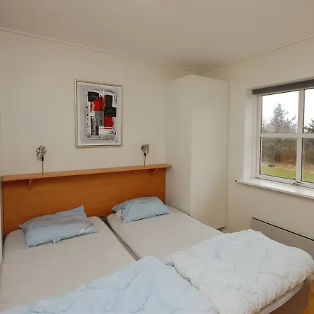 Apartment Runhild - 100m From The Sea By Interhome Hals