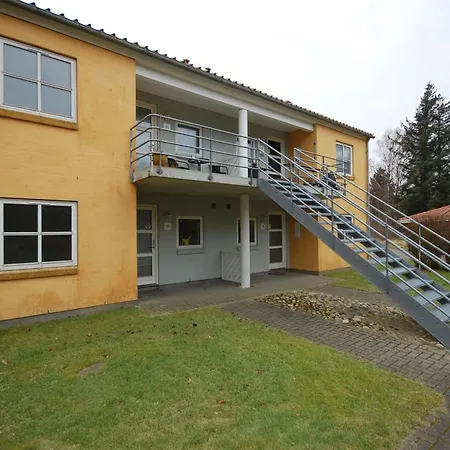 Apartment Runhild - 100m From The Sea By Interhome Hals